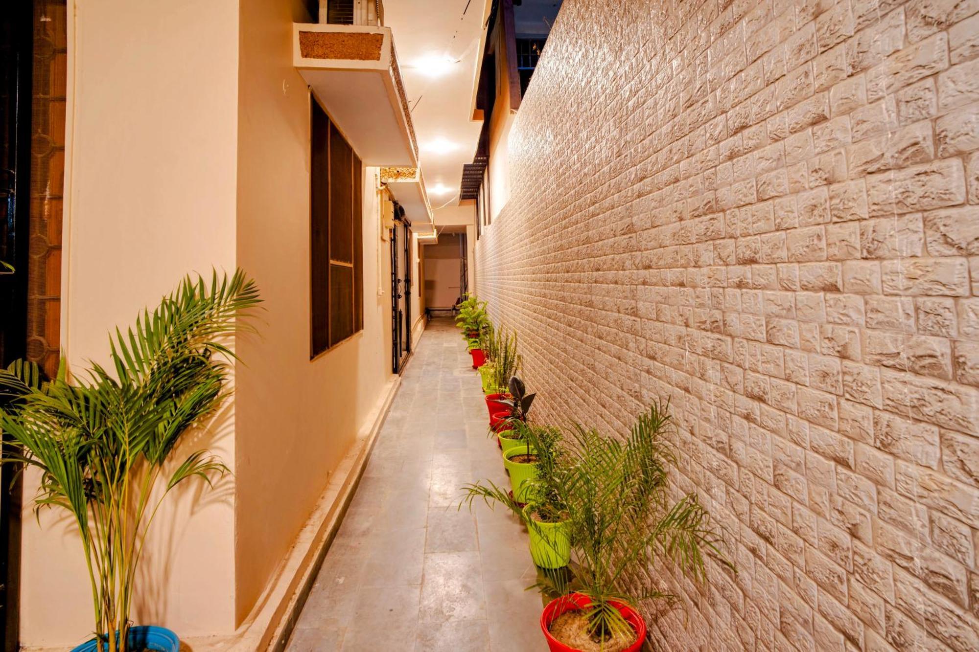 Sunrise Meadows Hotel - Varanasi — Photos 1